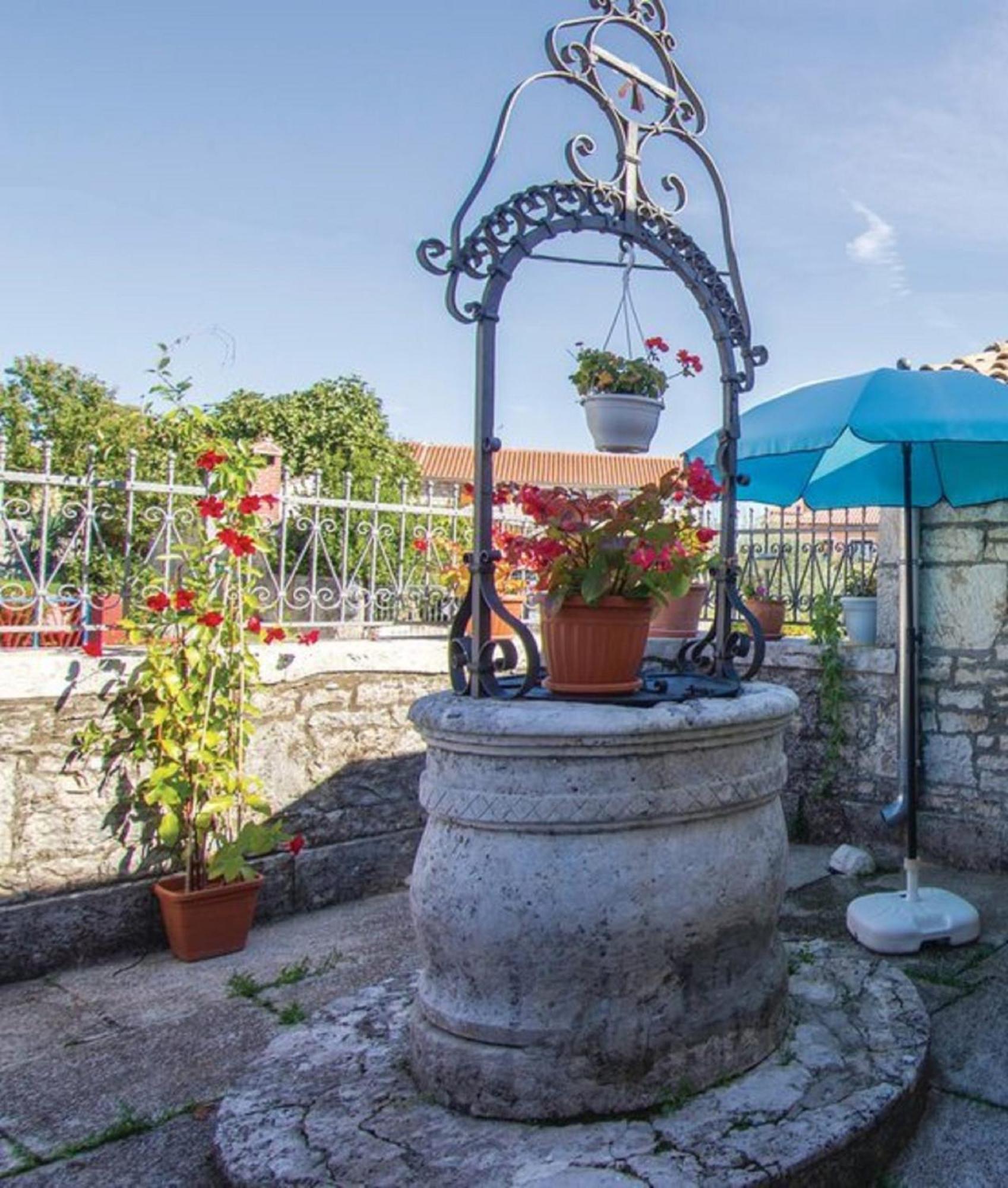 Holiday House Marina Kruncici Exterior photo